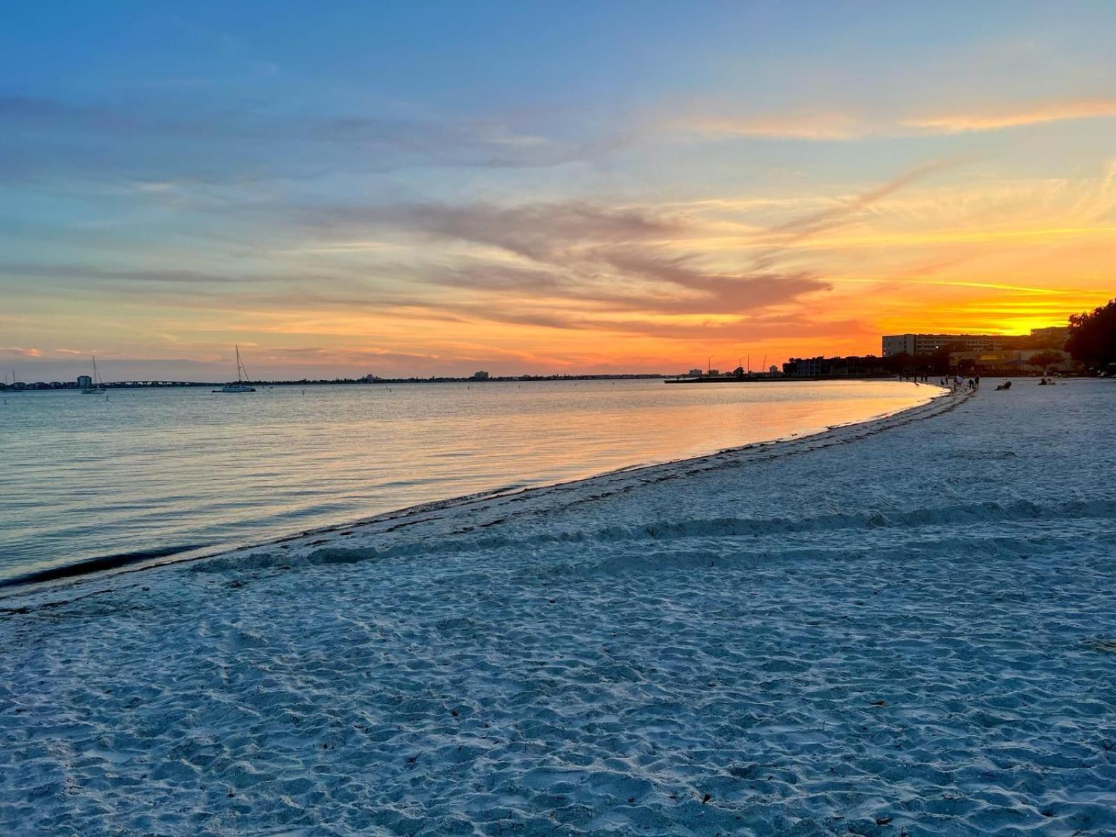 Lovely Vacation Home 1 Block From Beach & Downtown Gulfport Sankt Petersburg Zewnętrze zdjęcie